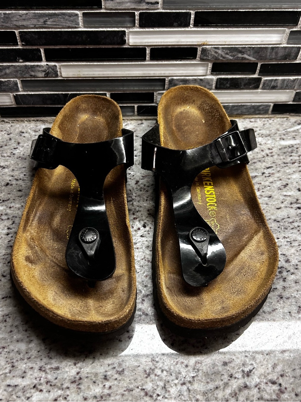 Birkenstock Gizeh Black Patent Thong Sandals with Brown Suede Footbed size 7 - Picture 2 of 8
